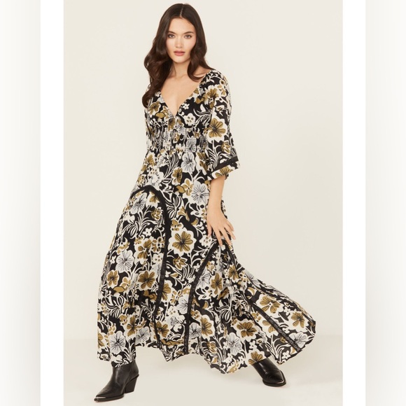 Free People Dresses & Skirts - Free People Dixie Maxi Chic Black and Gold Floral Dress